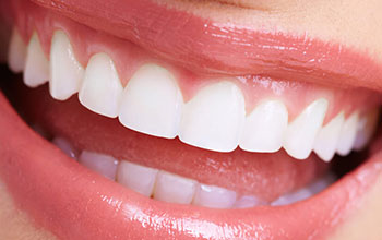 白くて自然な歯を取り戻すジルコニアセラミック