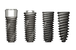 豊富なインプラントシステム